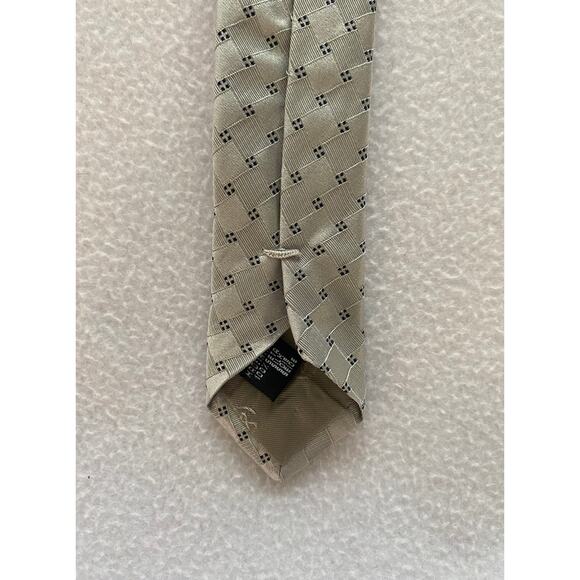 Giorgio Armani Men’s Necktie 100% Silk Silver Geometric Design Made In Italy EUC - Picture 4 of 4